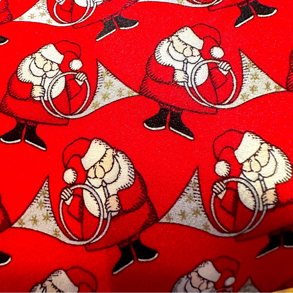 Santa's 🎅🏻 Musical Magic: French Horn Silk Tie for Festive Elegance! 🎶👔